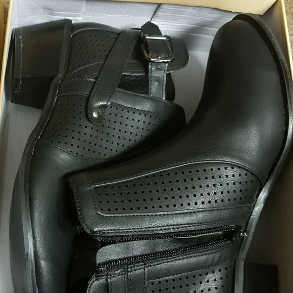 🖤YOKI black booties🖤 - Picture 2 of 3